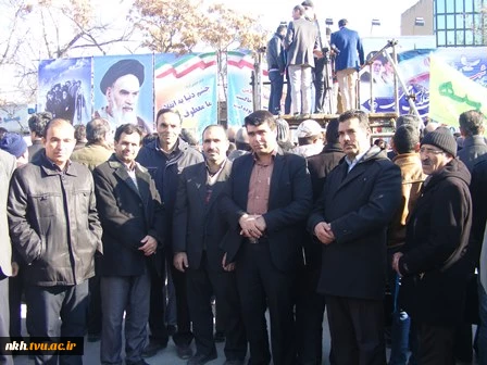 حضور  کارکنان ،اساتید و دانشجویان دانشکده فنی پسران بجنورد در مراسم گل باران تمثال حضرت امام در روز 12 بهمن 8