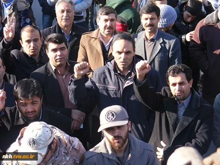 حضور  کارکنان ،اساتید و دانشجویان دانشکده فنی پسران بجنورد در مراسم گل باران تمثال حضرت امام در روز 12 بهمن 11