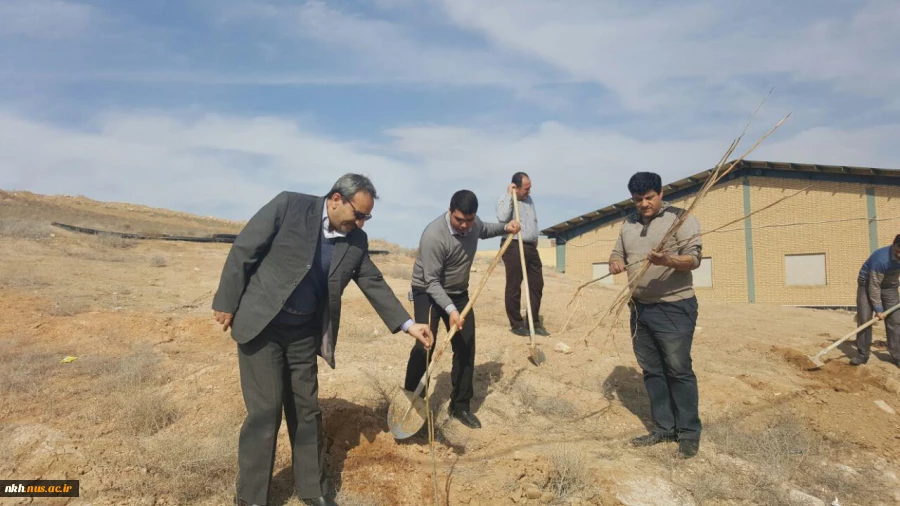 در آستانه هفته منابع طبیعی کاشت 300 اصله نهال در آموزشکده فنی پسران بجنورد  23
